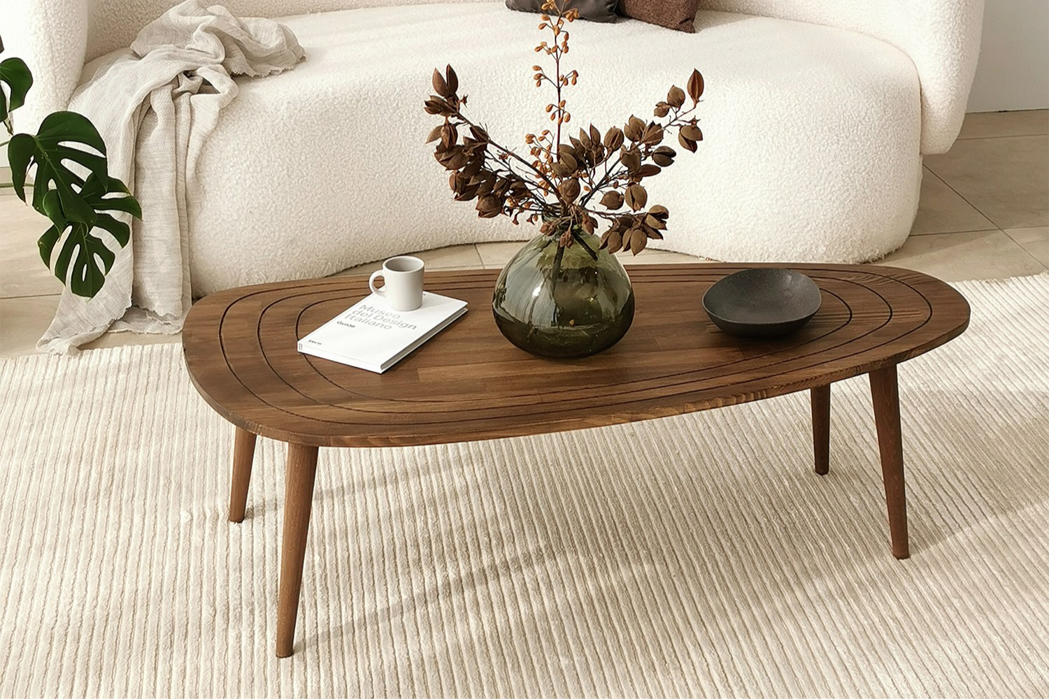 concept-usine-rana-table-basse-ovale-bois-fonc-scandinave image 4