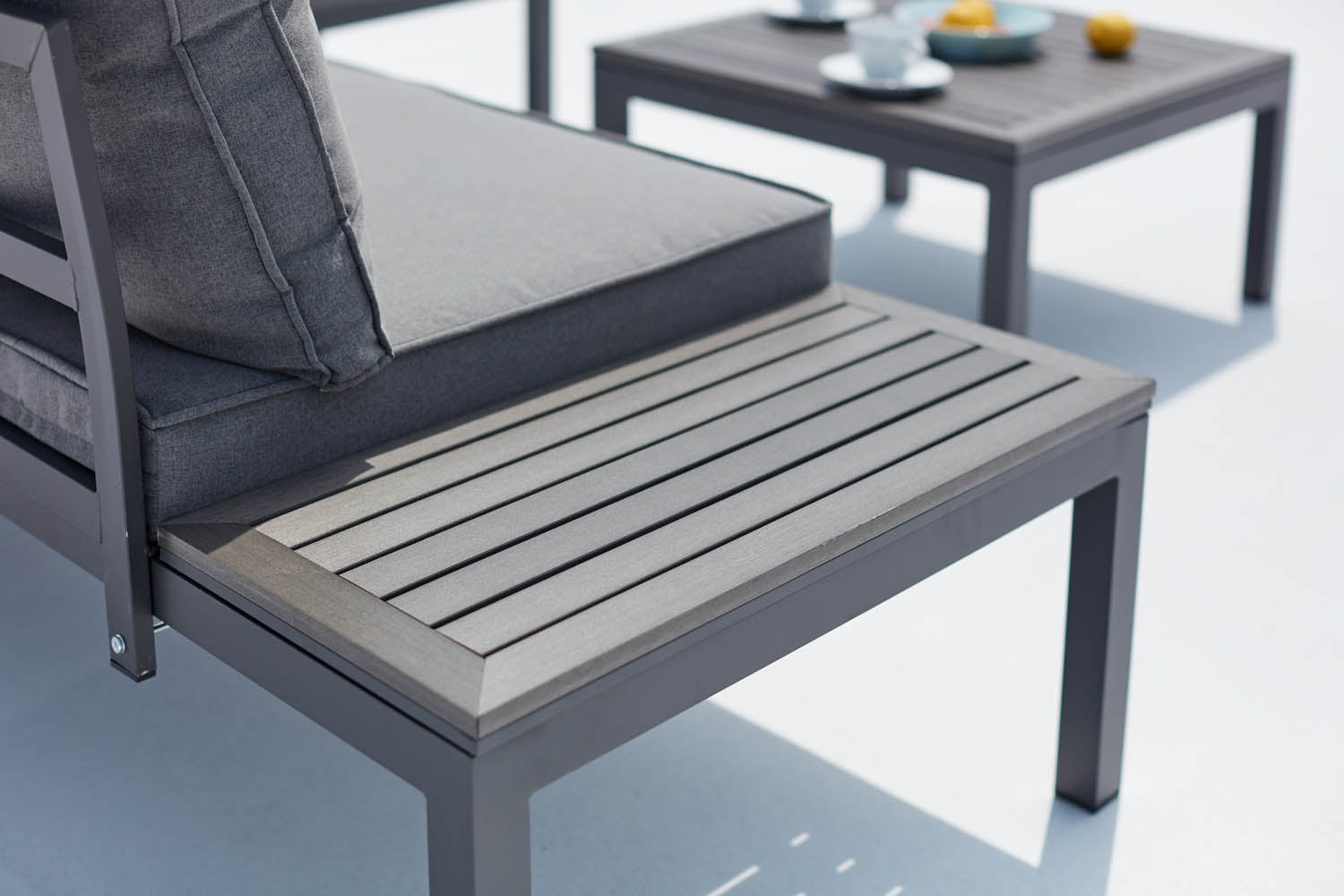 concept-usine-lolea-salon-de-jardin-4-places-aluminium-gris image 6