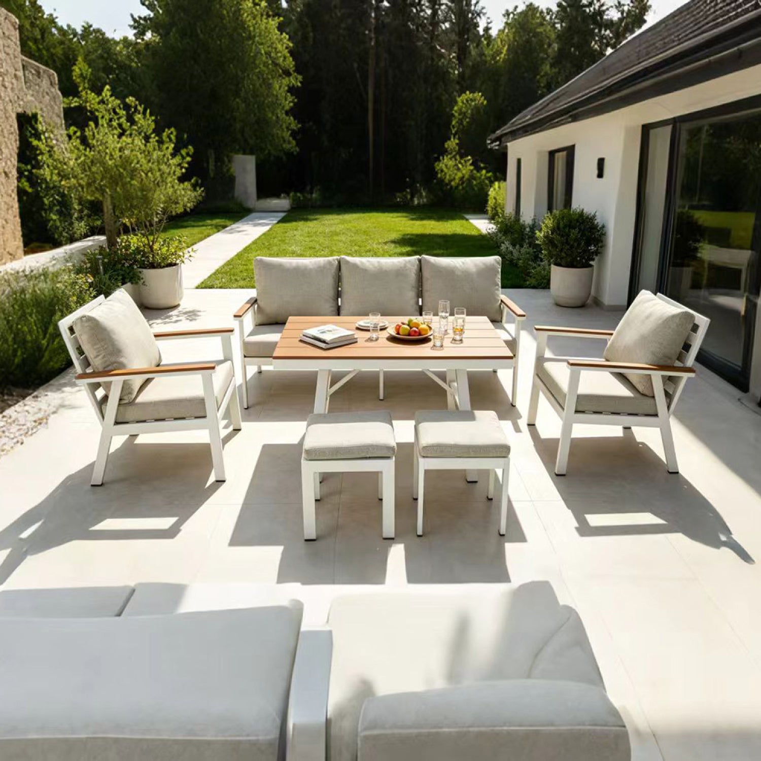 concept-usine-apia-salon-de-jardin-7-places-beige-poufs image 3