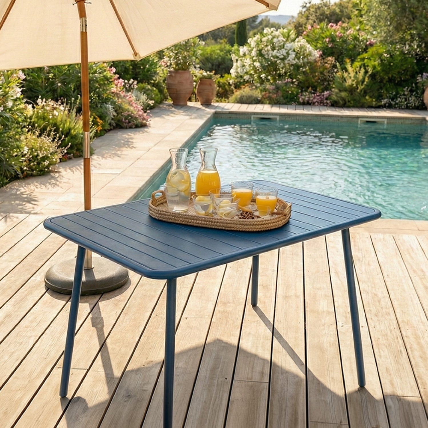 concept-usine-bergame-table-jardin-bleue-4-6-places-acier image 4