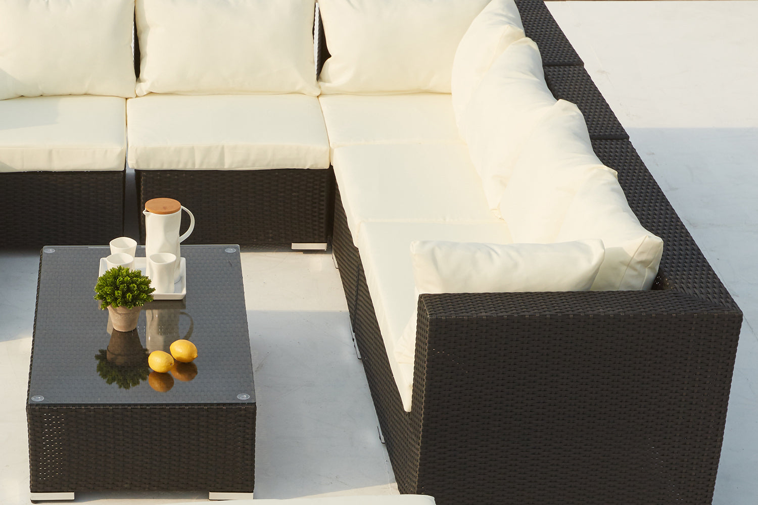 concept-usine-salento-salon-jardin-modulable-noir-blanc-8-places image 7
