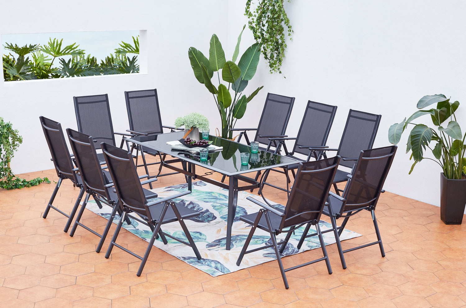concept-usine-rimini-10-table-jardin-noire-10-places-verre-alu image 6