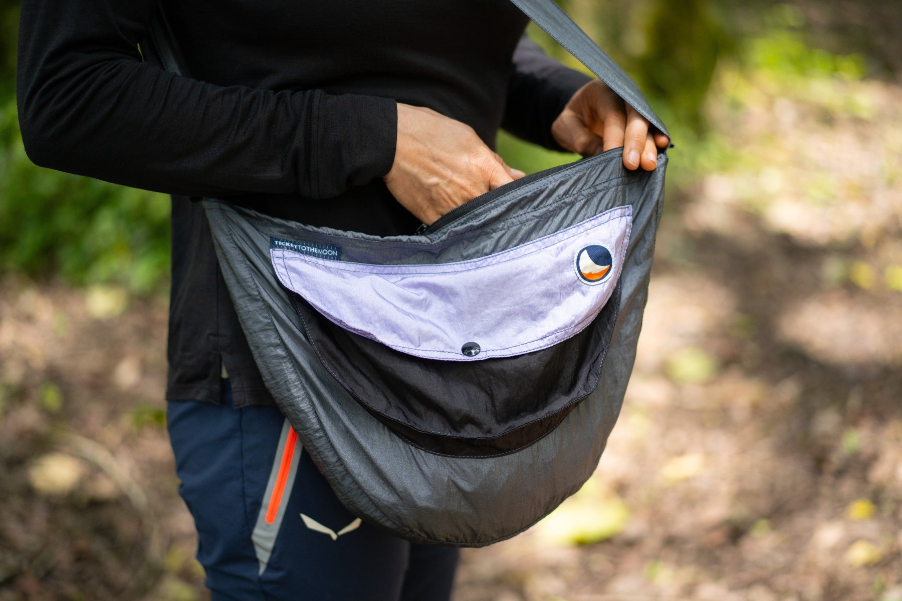 ticket-to-the-moon-smile-bag-sac-bandouli-re-zipp-unique image 3