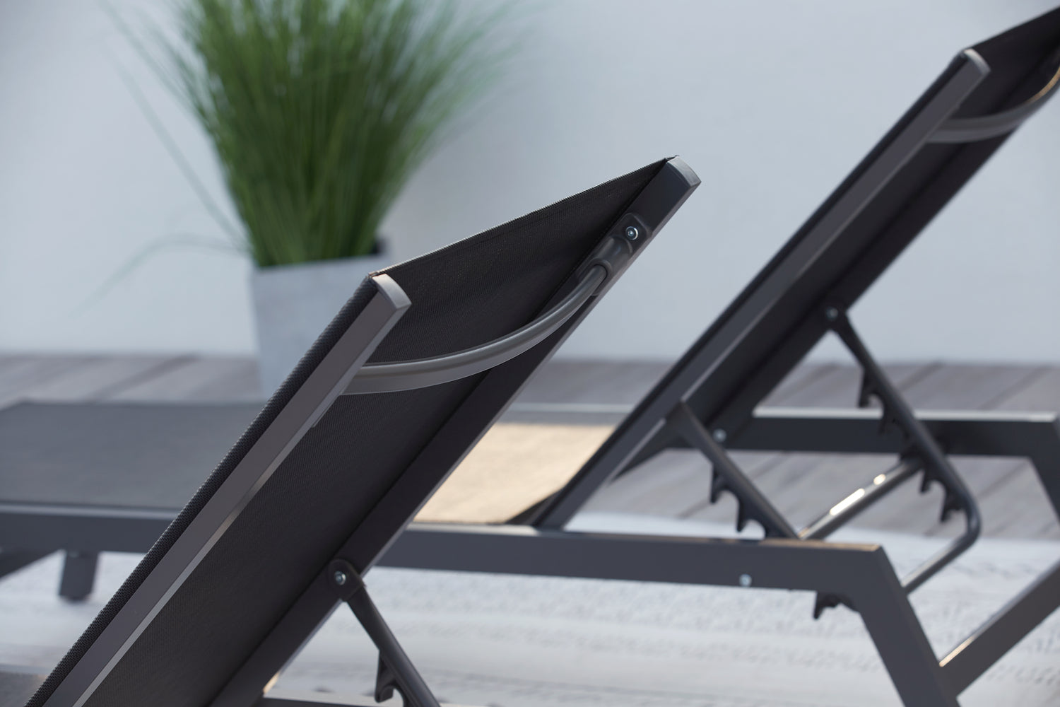 concept-usine-prato-transat-gris-inclinable-roulettes image 4