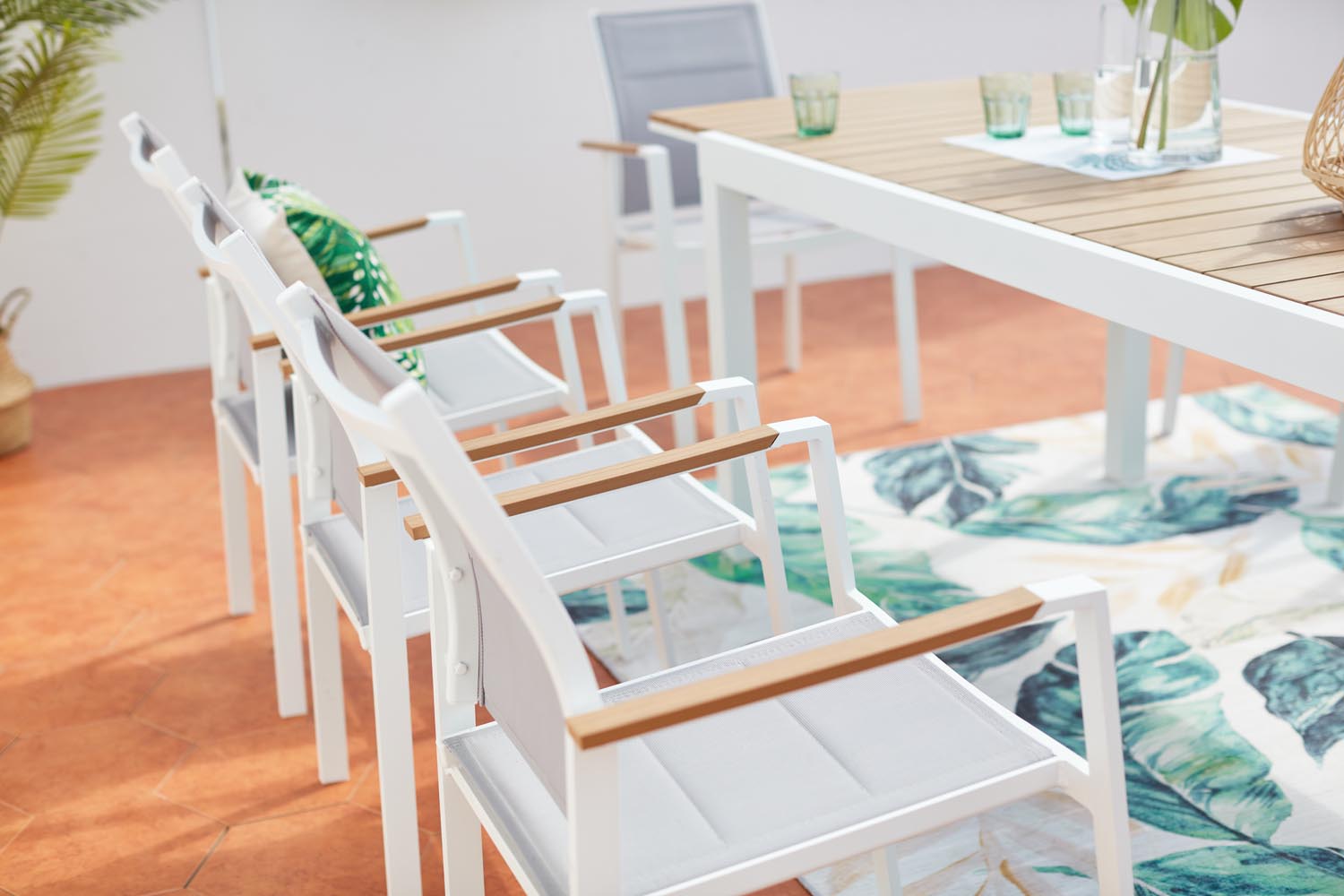 concept-usine-tijuana-ensemble-salon-jardin-aluminium-blanc-8-places image 7