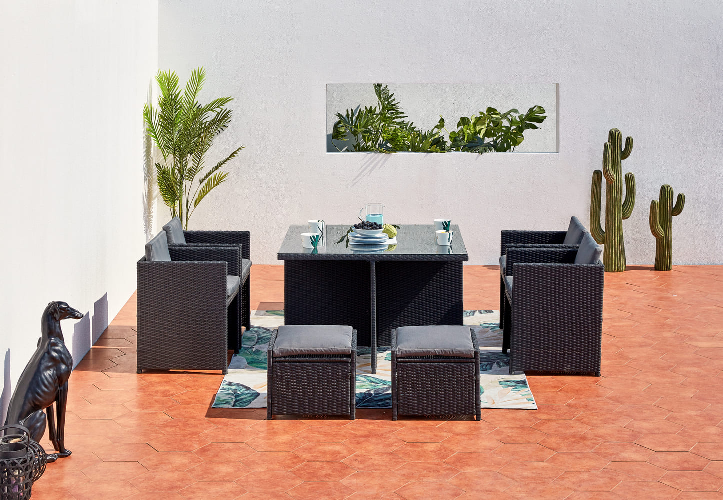 concept-usine-miami-8-salon-jardin-8-places-noir-et-blanc image 4