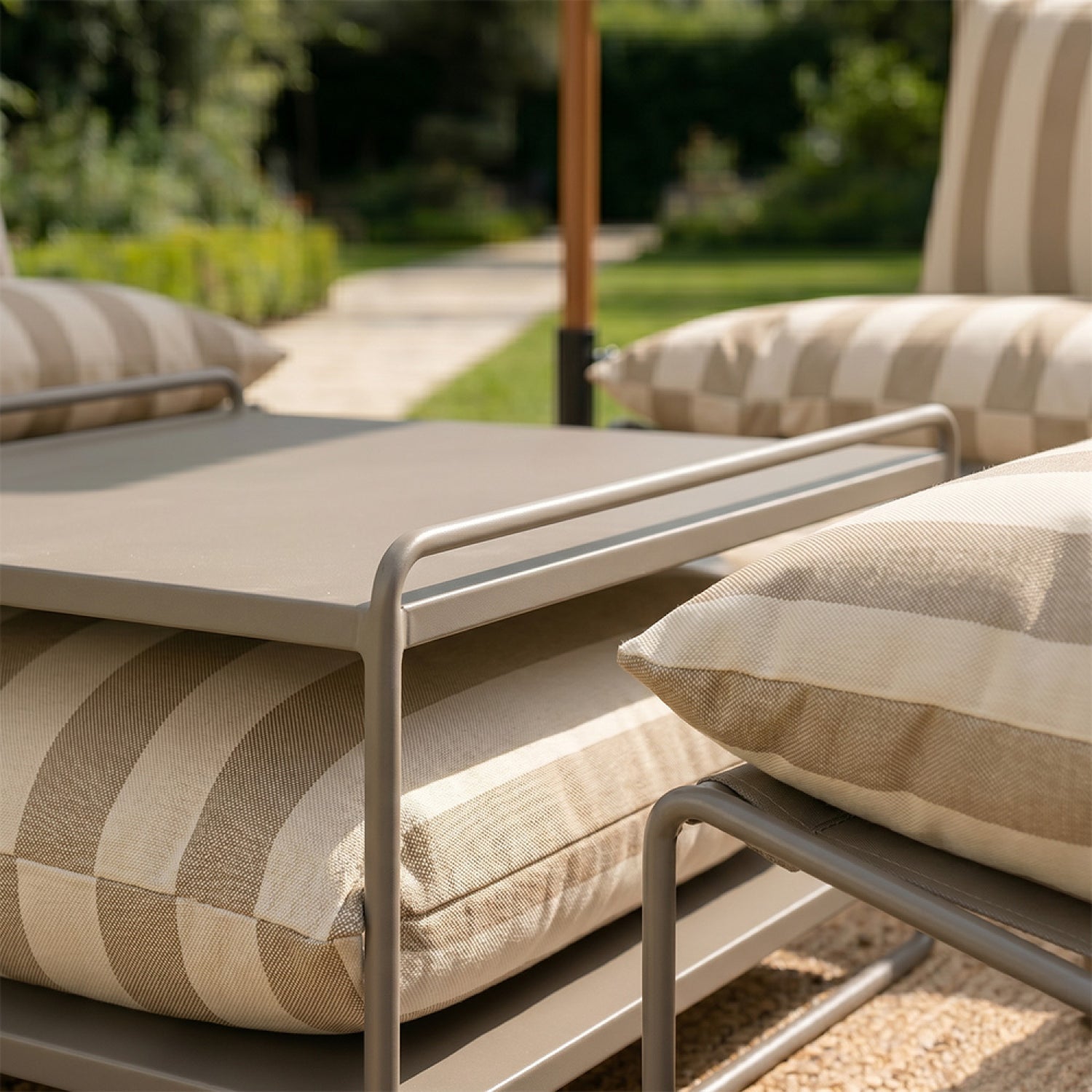 concept-usine-andria-salon-de-jardin-4-places-taupe image 5