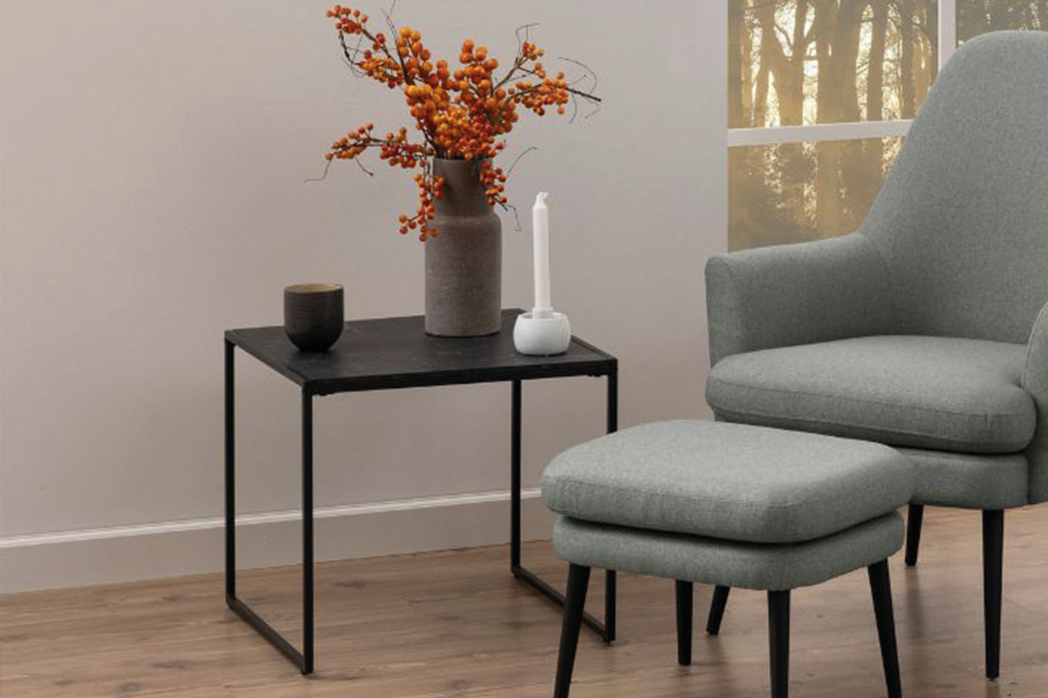 concept-usine-pluton-table-basse-carr-noir-marbre image 1