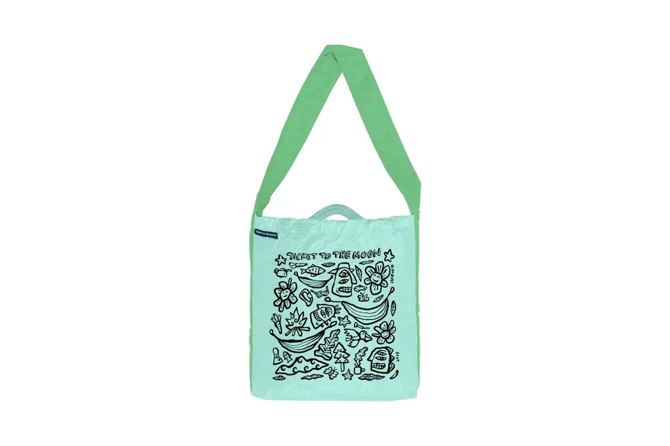 ticket-to-the-moon-eco-bag-medium-sac-pliable-15l-recycl image 1