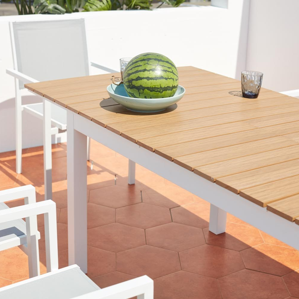 concept-usine-madeira-table-jardin-extensible-blanche-8-places image 7