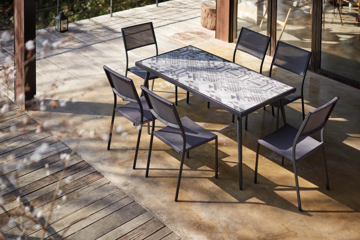 concept-usine-mica-salon-jardin-aluminium-6-places image 3