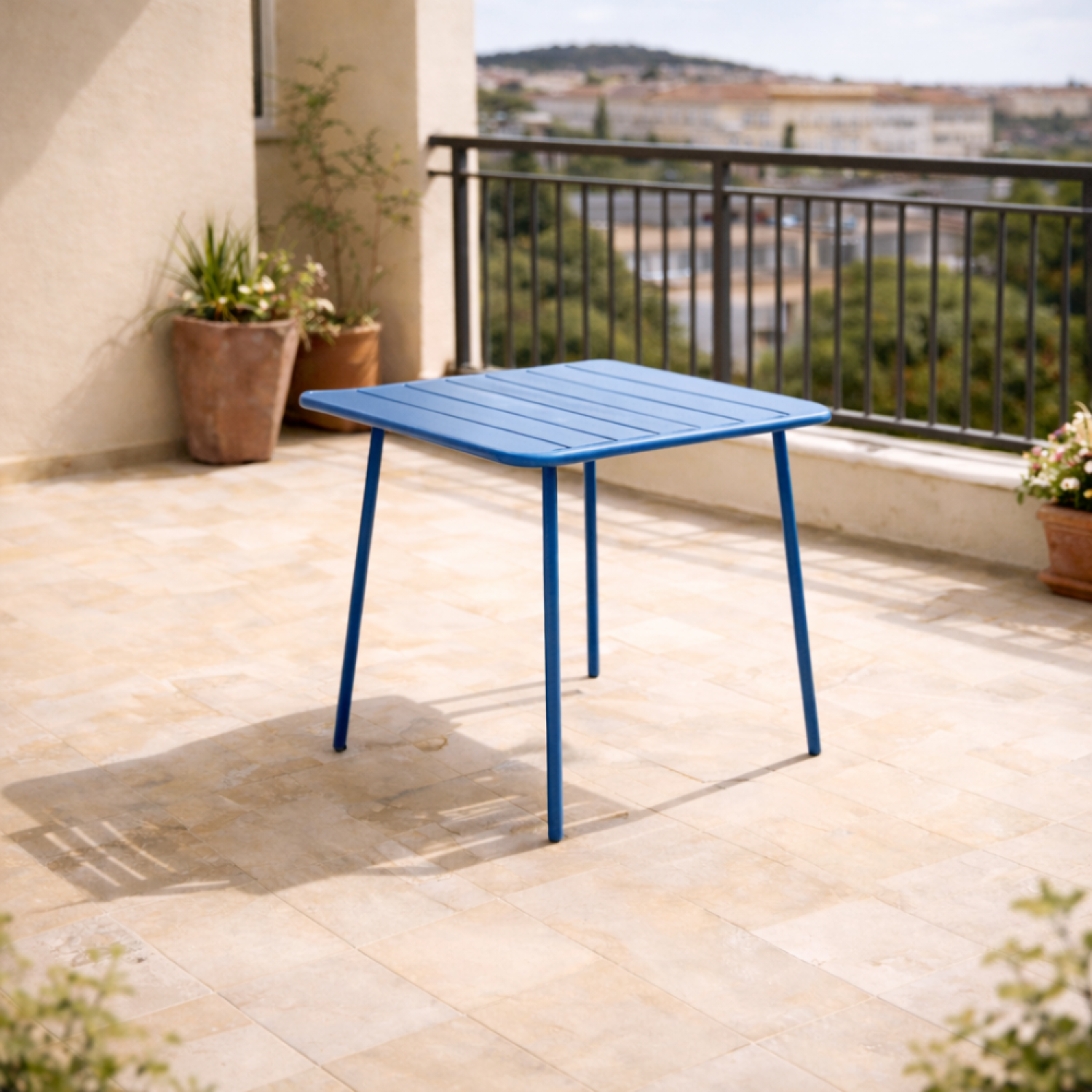 concept-usine-bergame-table-jardin-bleue-4-places-acier image 4