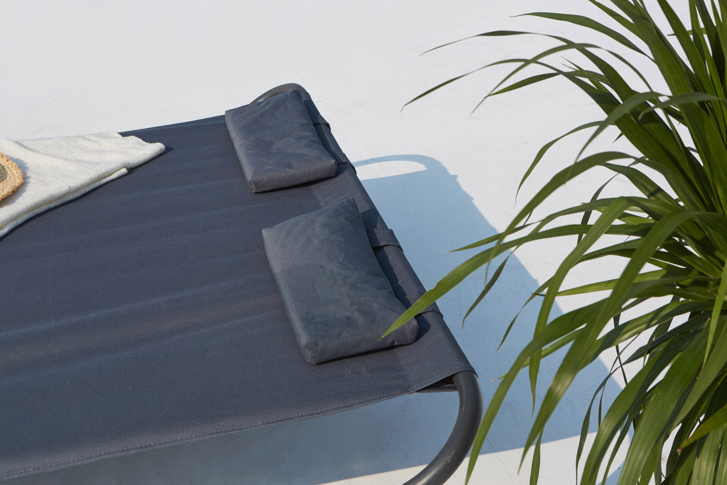 concept-usine-coachella-transat-bascule-2-places-gris image 2