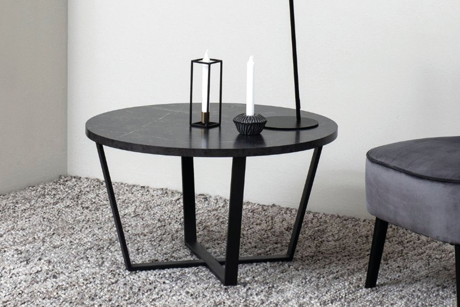 concept-usine-harlem-table-basse-ronde-marbre-noir image 1