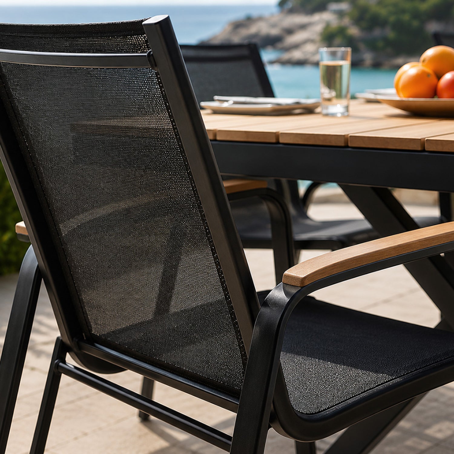 concept-usine-almada-salon-jardin-190cm-6-fauteuils-noir image 4
