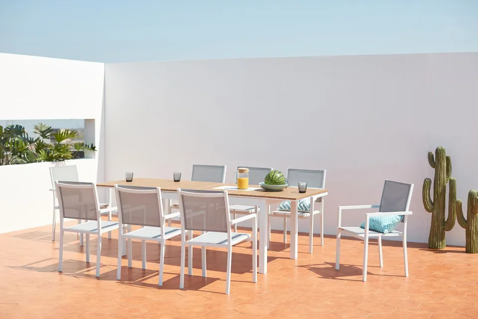 concept-usine-madeira-salon-jardin-blanc-8-places-extensible image 1
