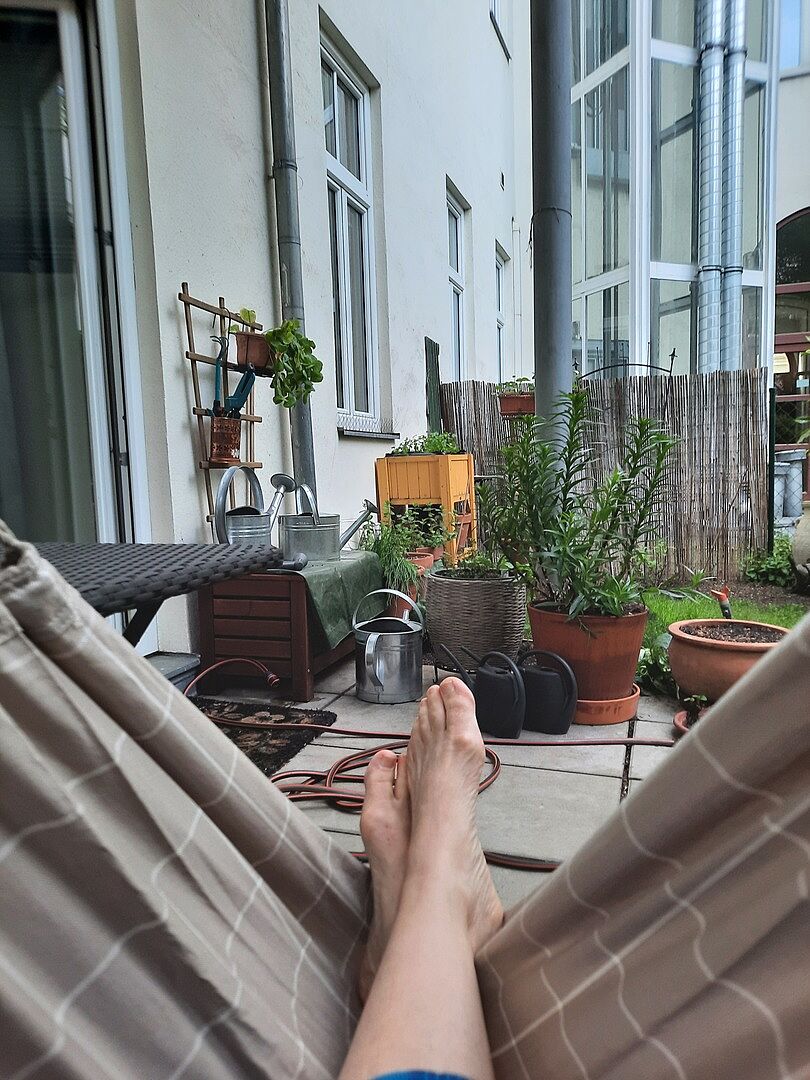 Tient au balcon