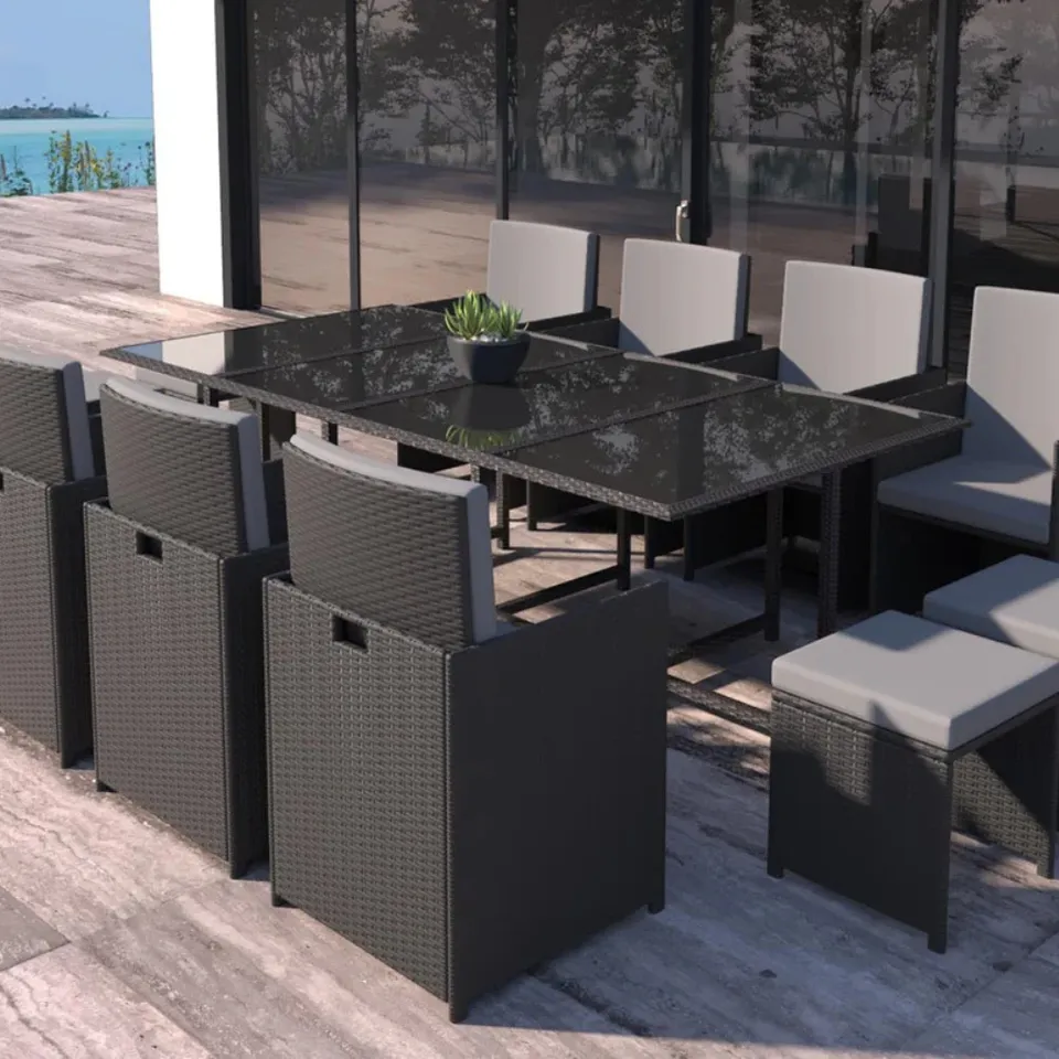 concept-usine-florida-12-salon-jardin-12-places-noir-et-blanc image 1