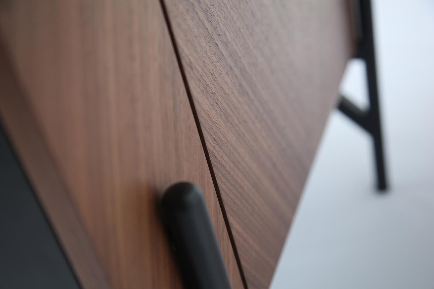 concept-usine-sequoia-table-basse-bois-vintage-porte image 3