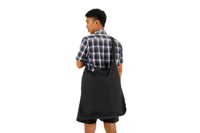 ticket-to-the-moon-eco-bag-large-sac-courses-noir-30-l-15-kg image 1