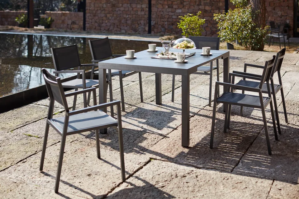 concept-usine-olhao-6-ensemble-table-et-chaises-gris-6-places image 1