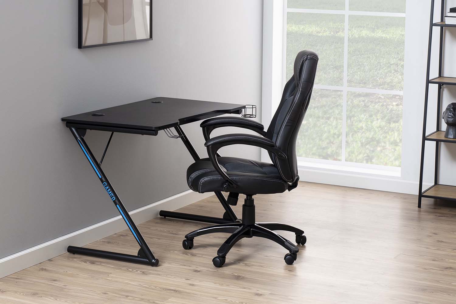 concept-usine-gamer-bureau-gaming-bois-noir-porte-gobelet image 1