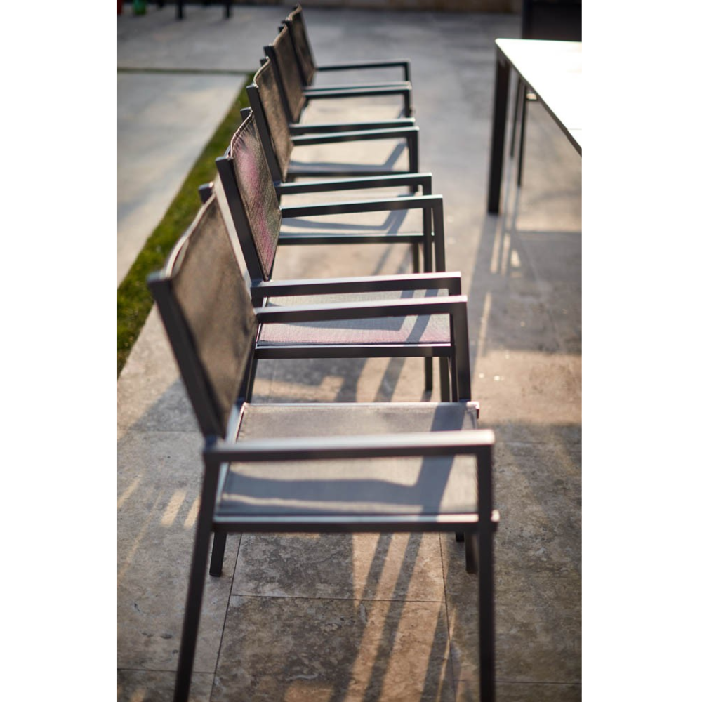 concept-usine-lae-chaise-de-jardin-alu-gris-fonc image 3