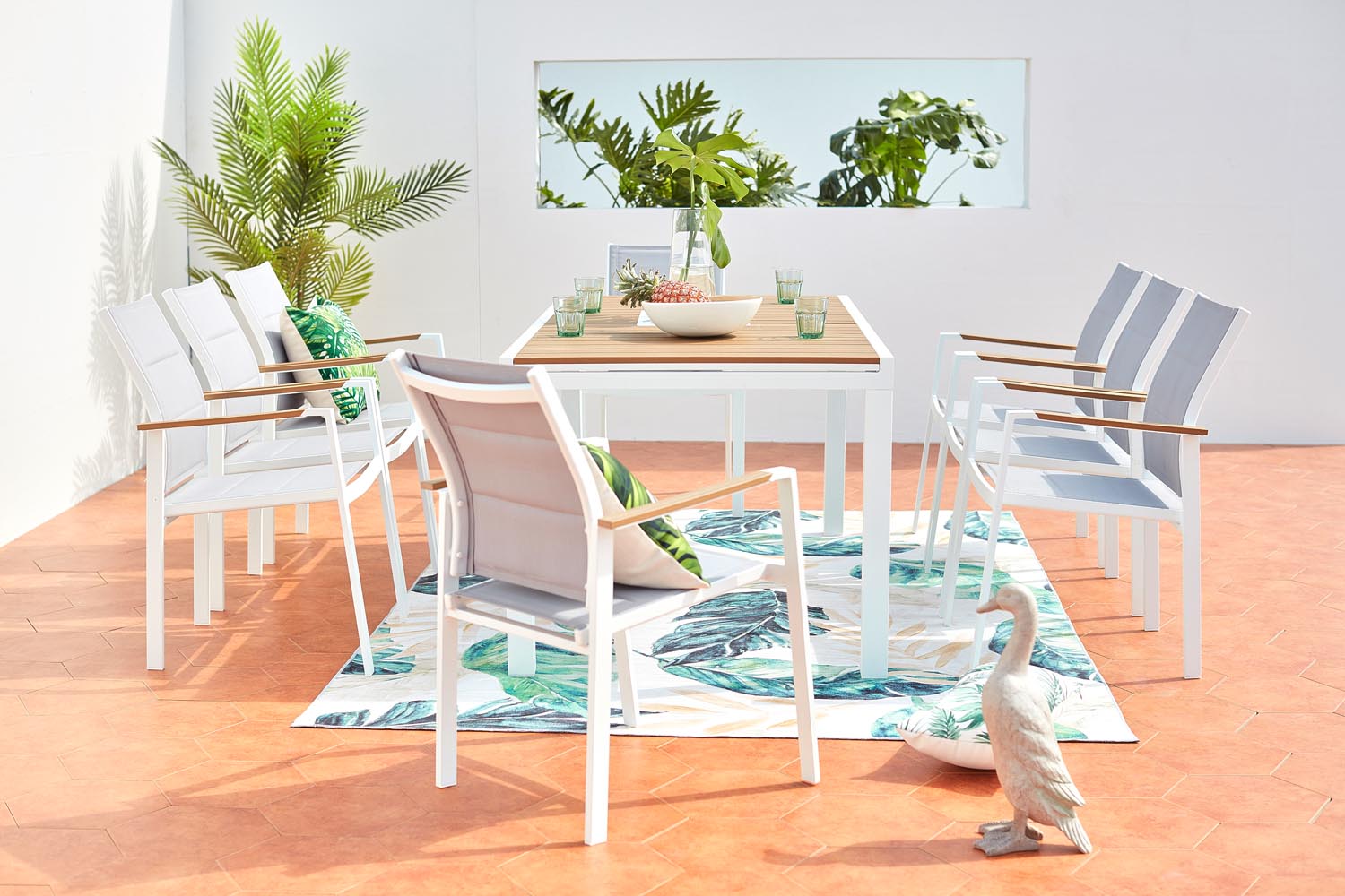 concept-usine-tijuana-ensemble-salon-jardin-aluminium-blanc-8-places image 3