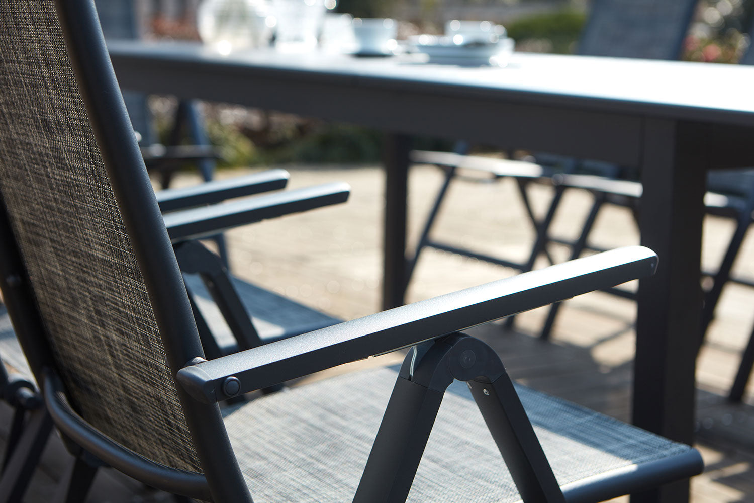 concept-usine-berena-ensemble-table-chaises-jardin-extensible-6-places image 3