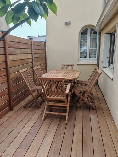 Six chaises pliantes