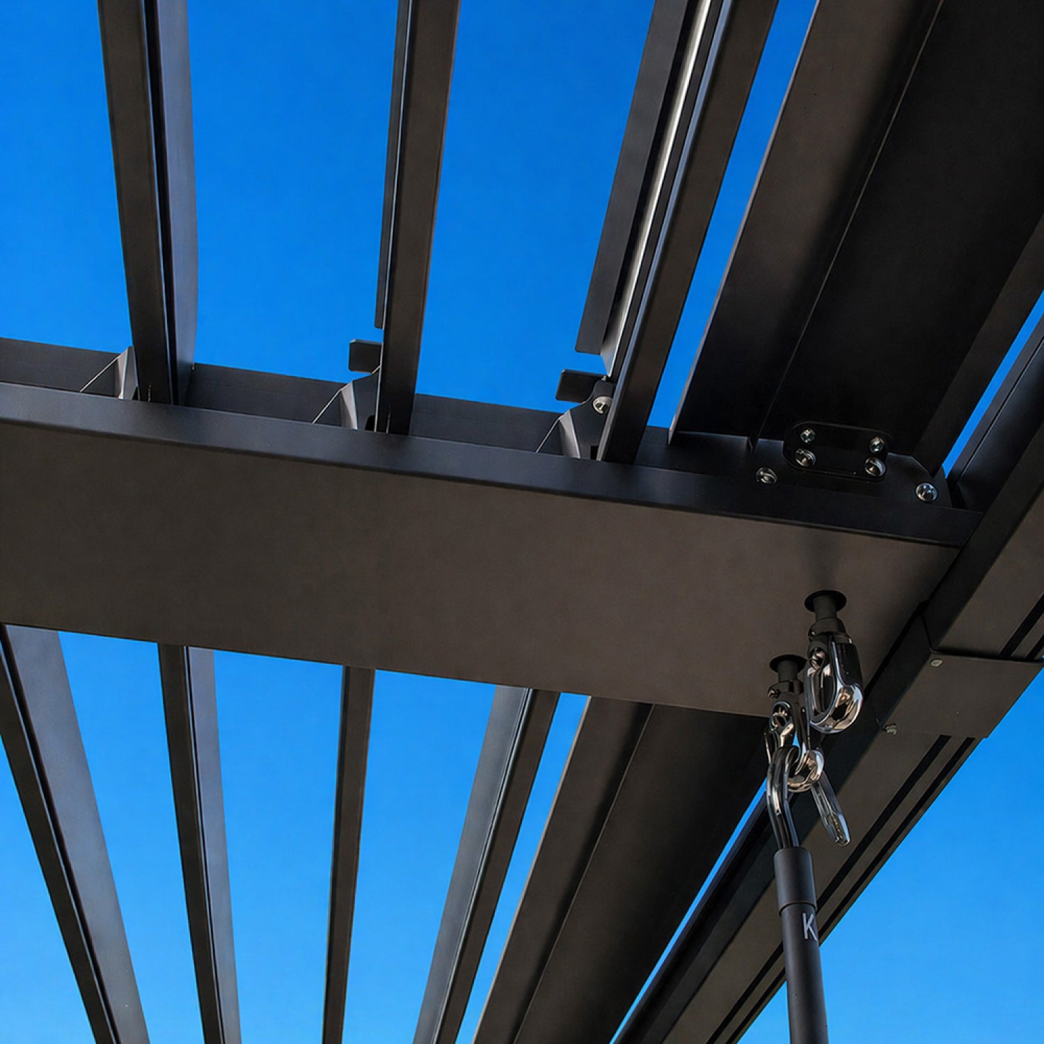 concept-usine-rhodes-3x3-pergola-aluminium-bioclimatique-noir image 8