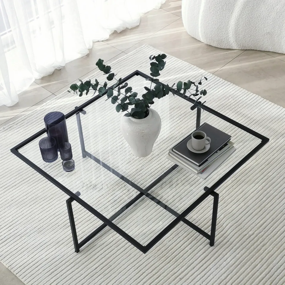 concept-usine-limp-table-basse-verre-tremp-noir-carr image 1