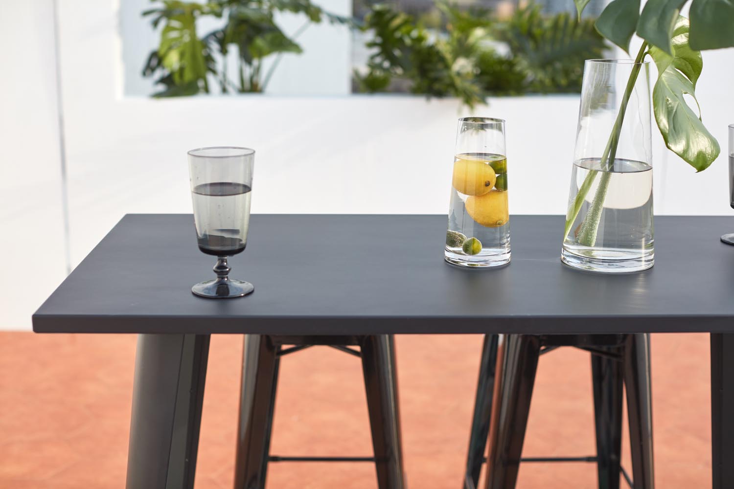 concept-usine-merida-salon-de-jardin-haut-4-places-aluminium image 3