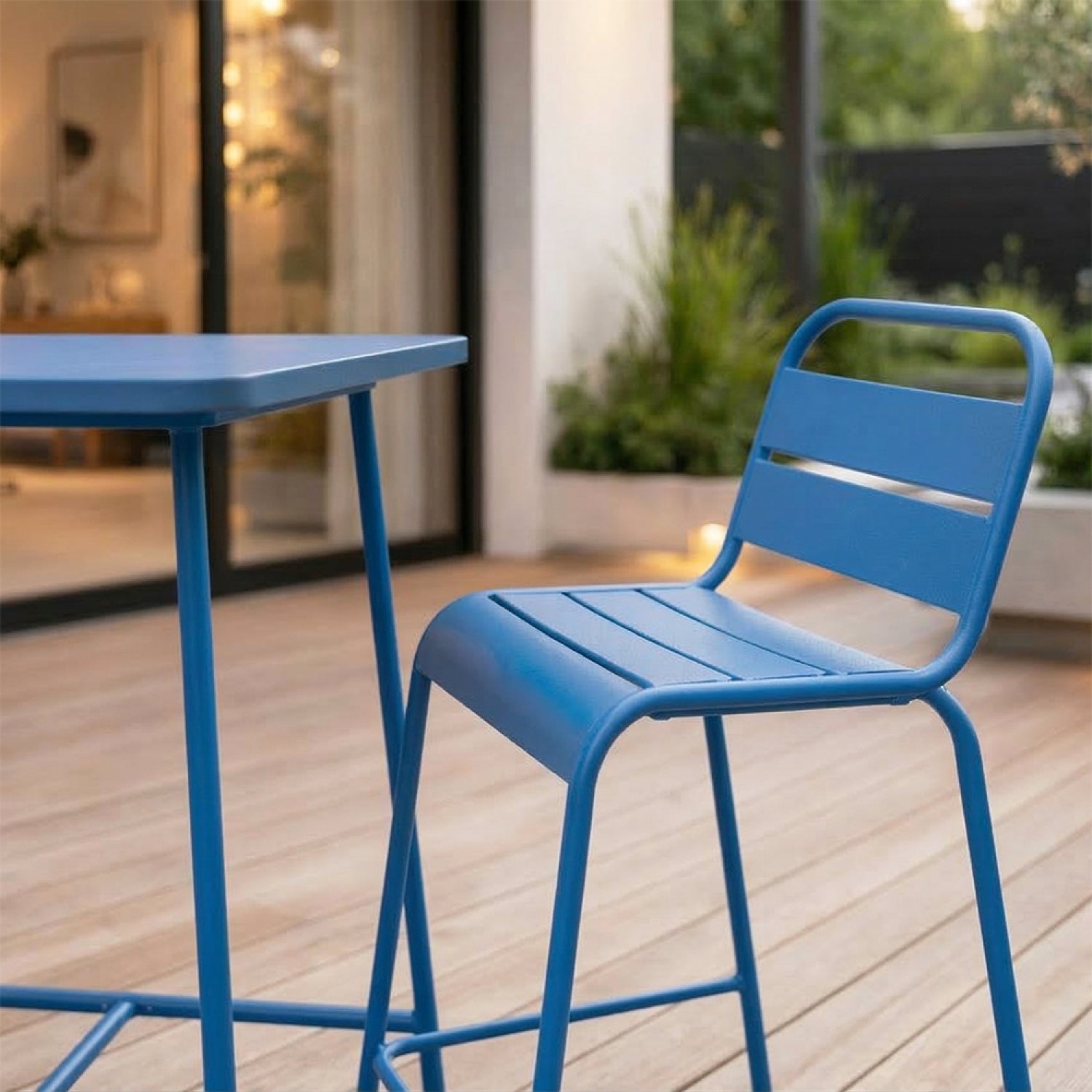 concept-usine-bergame-ensemble-haut-table-chaises-bleu-2-places image 5