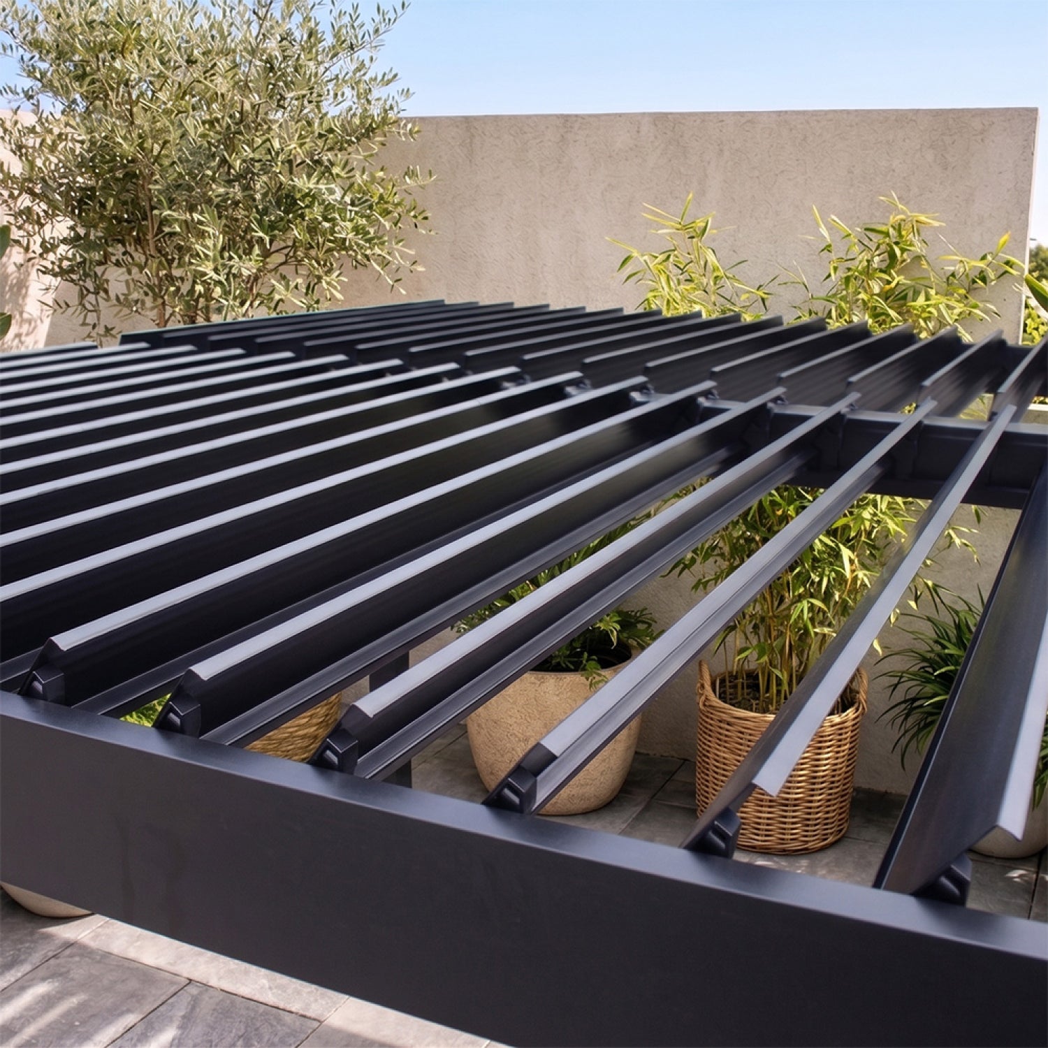 concept-usine-sifnos-3x3-pergola-bioclimatique-adoss-e-noire image 6