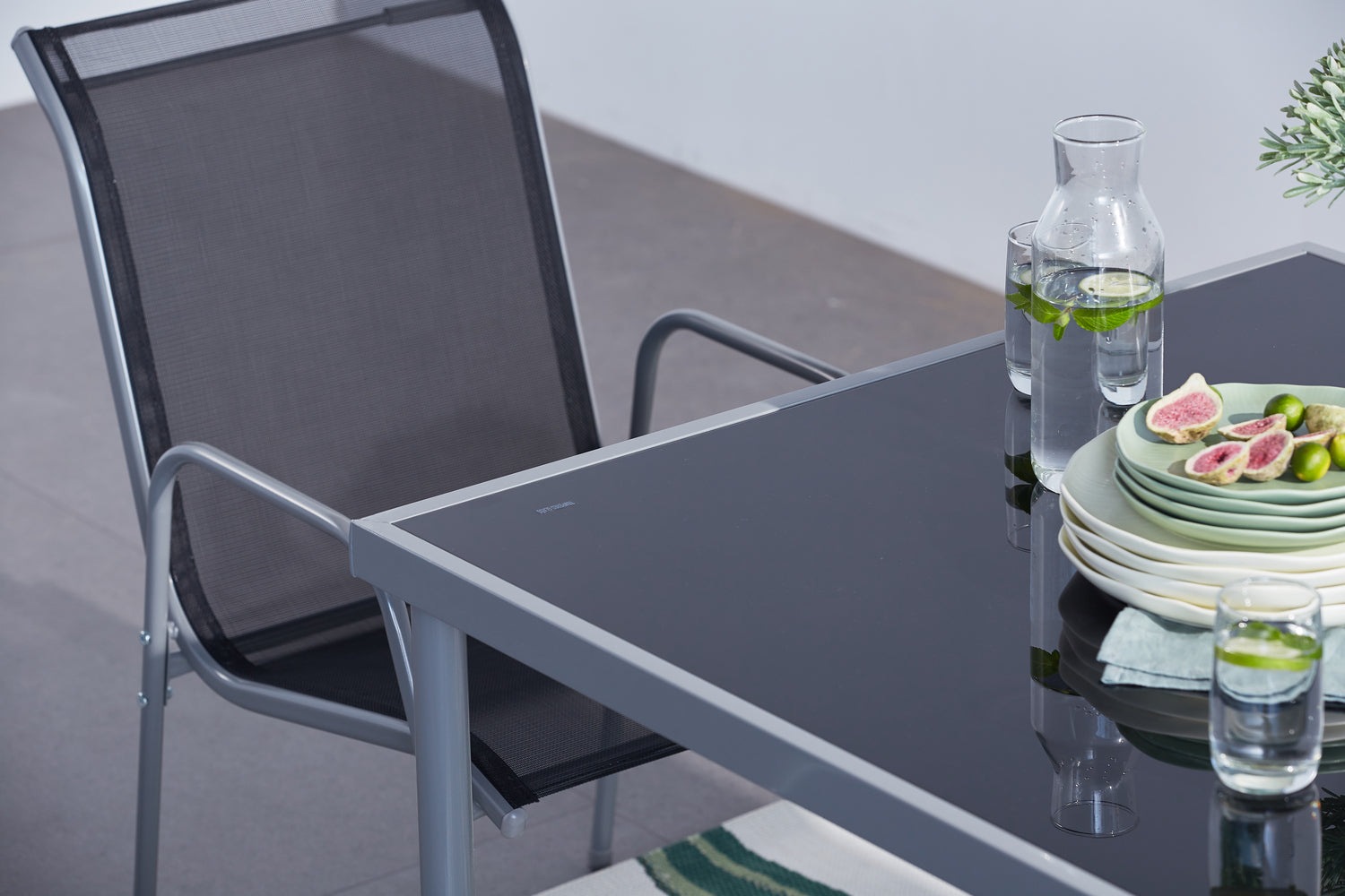 concept-usine-lusiana-salon-de-jardin-4-places-gris-clair image 3