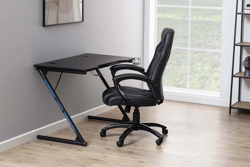 concept-usine-gamer-bureau-gaming-bois-noir-porte-gobelet image 1