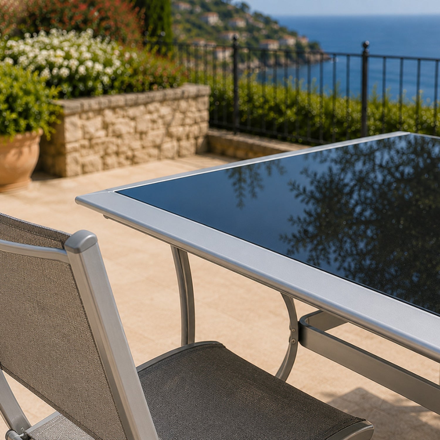concept-usine-alassio-ensemble-table-et-4-chaises-jardin-gris image 4