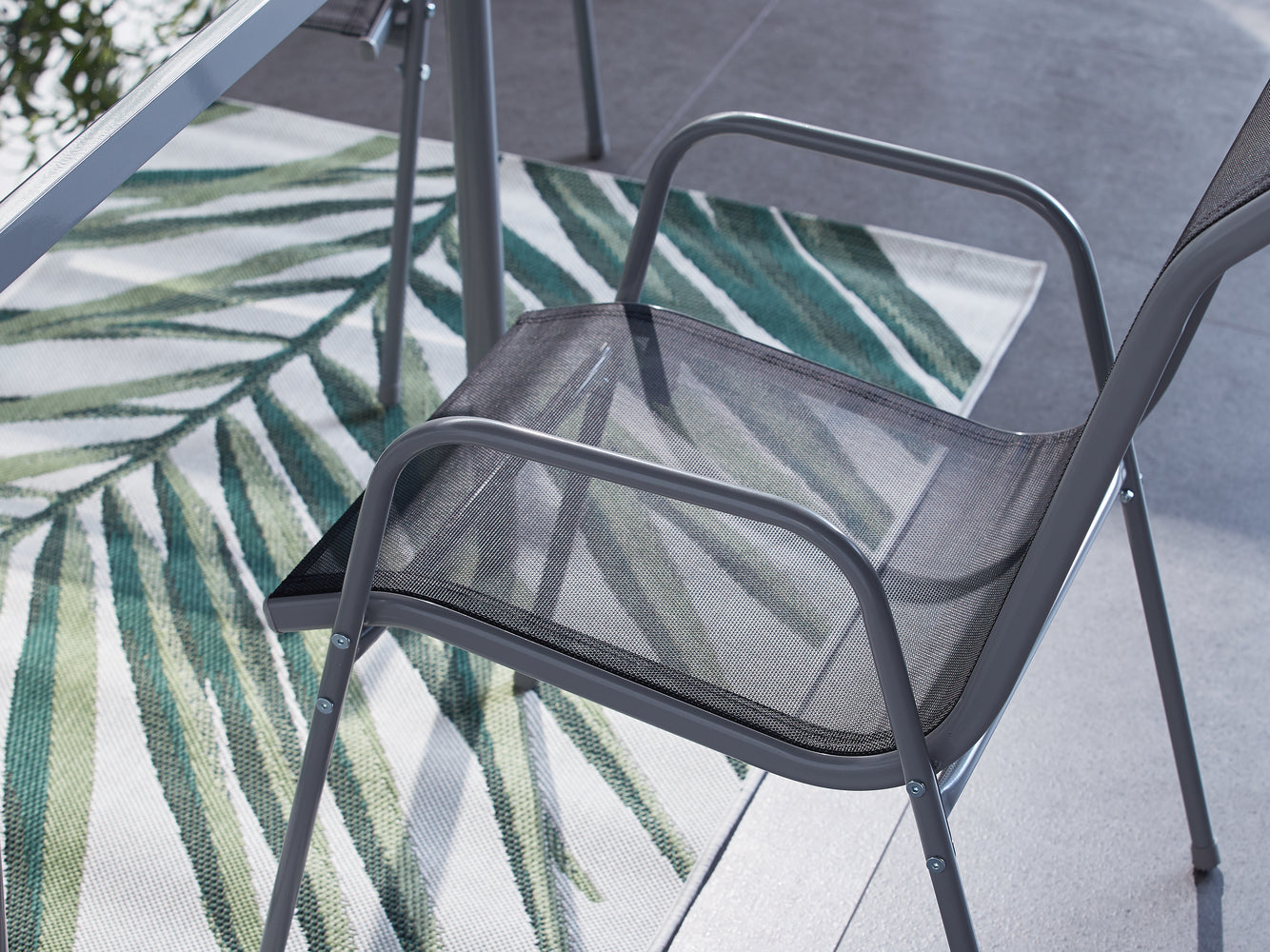 concept-usine-lusiana-salon-de-jardin-4-places-gris-clair image 4