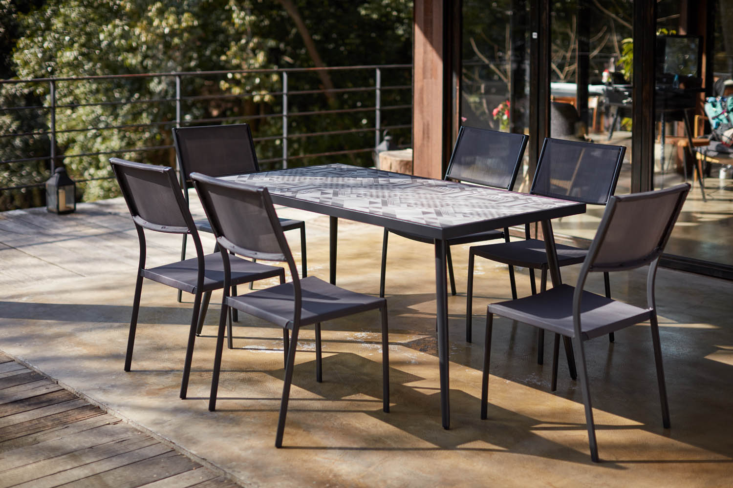 concept-usine-mica-salon-jardin-aluminium-6-places image 1