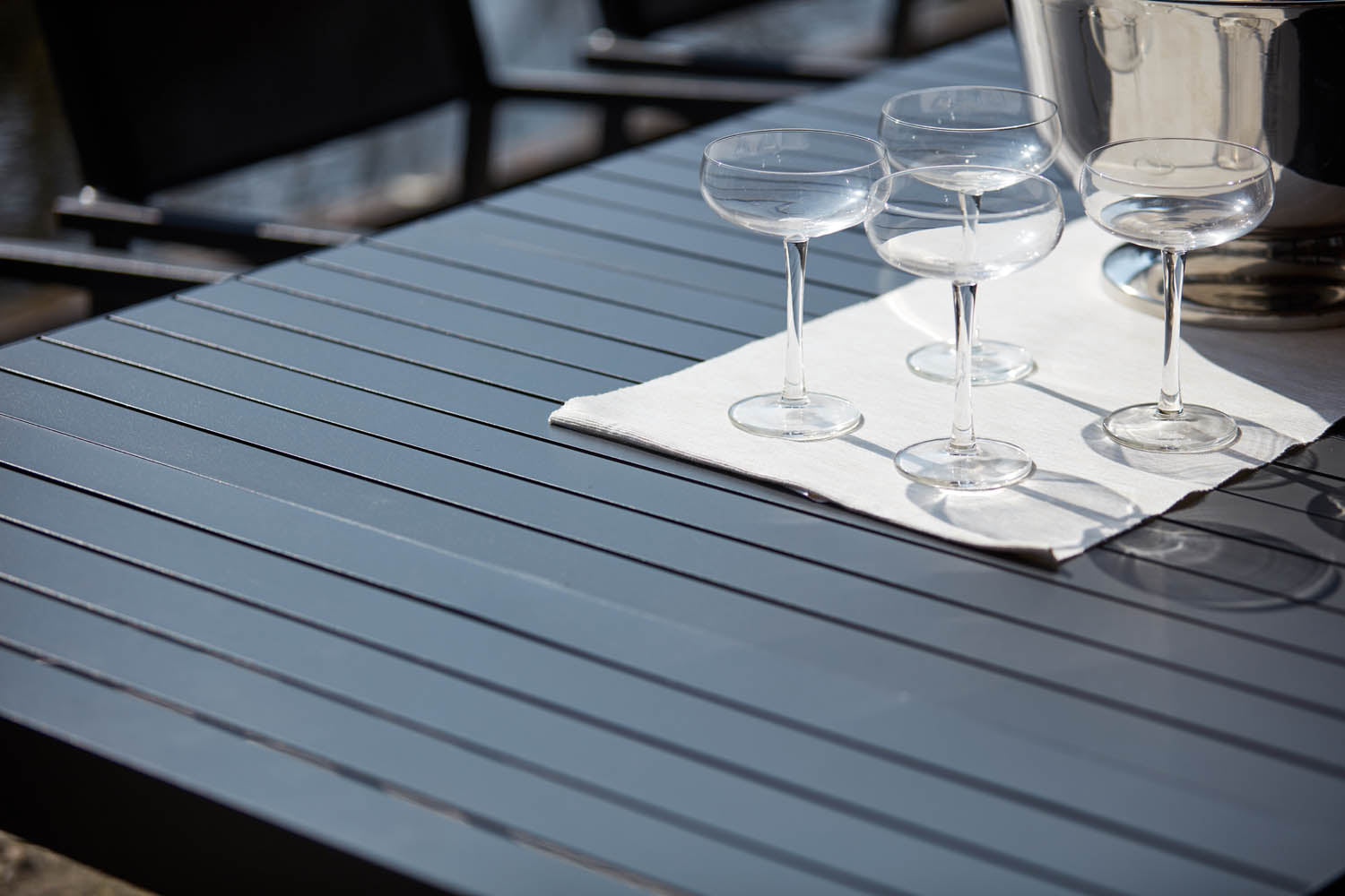 concept-usine-olhao-10-table-jardin-extensible-grise-10-places image 4
