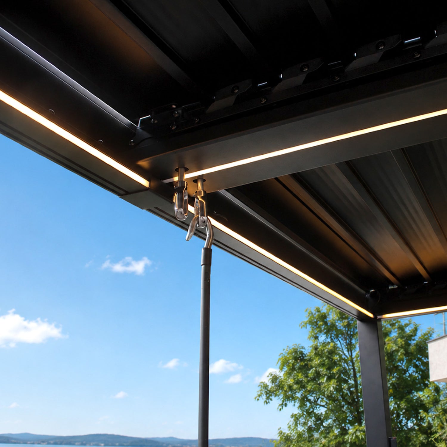 concept-usine-corfu-led-3x3m-pergola-bioclimatique-noire image 8